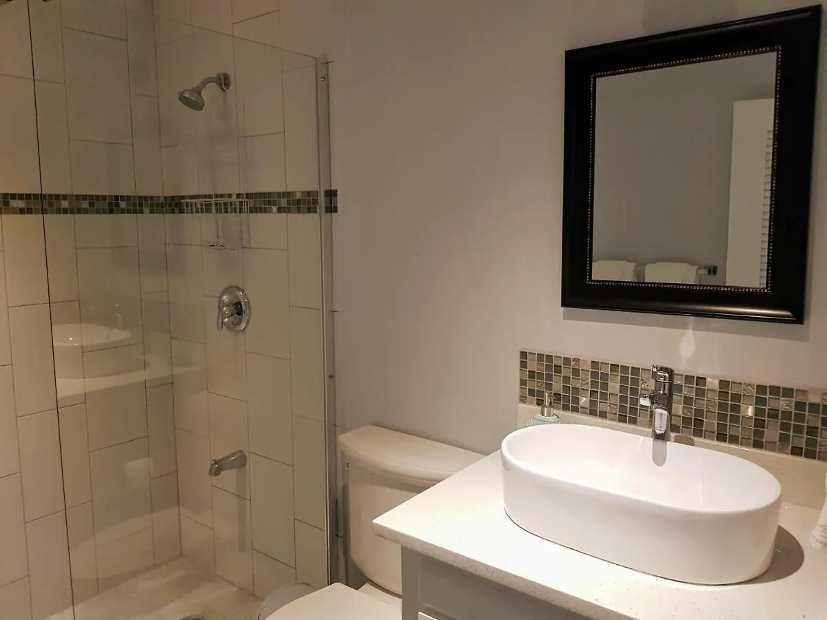 Ocean Crest Villas 卡斯特里