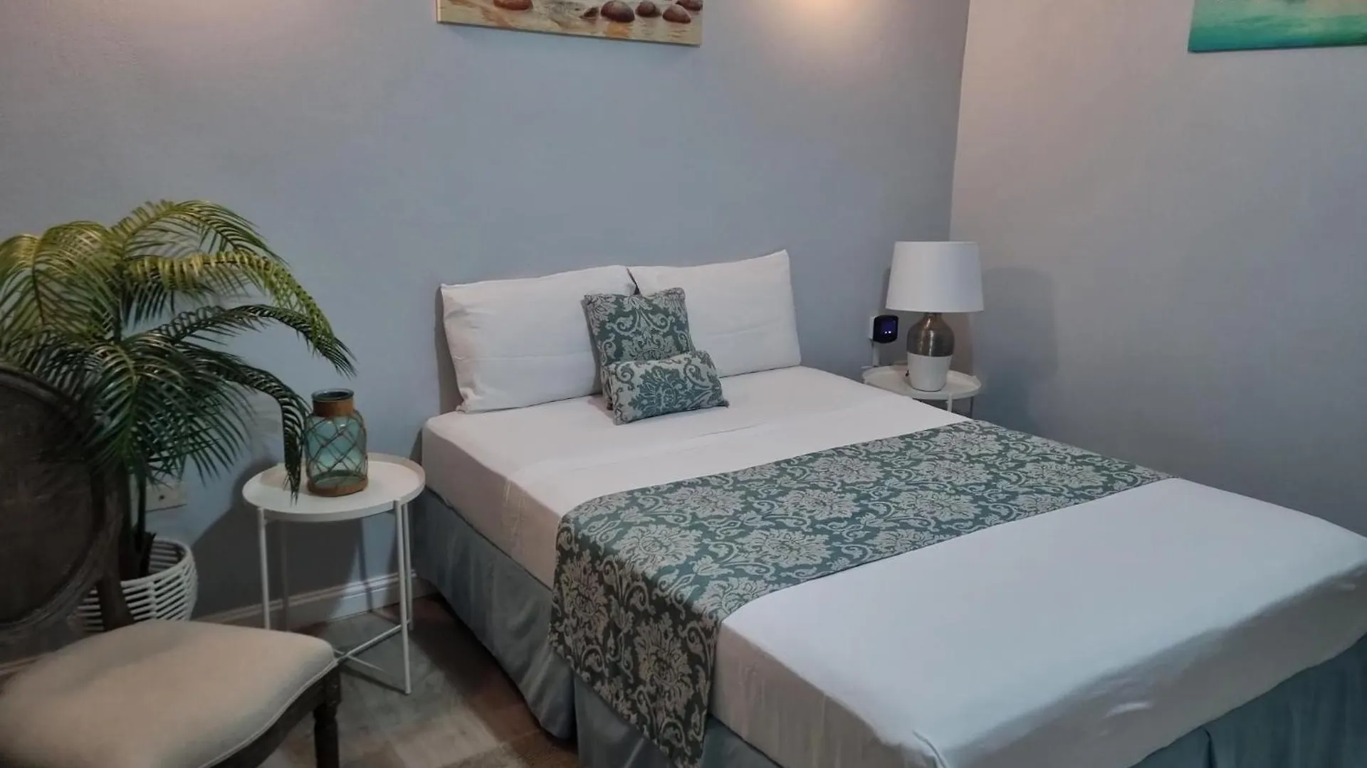 Ocean Crest Villas 卡斯特里