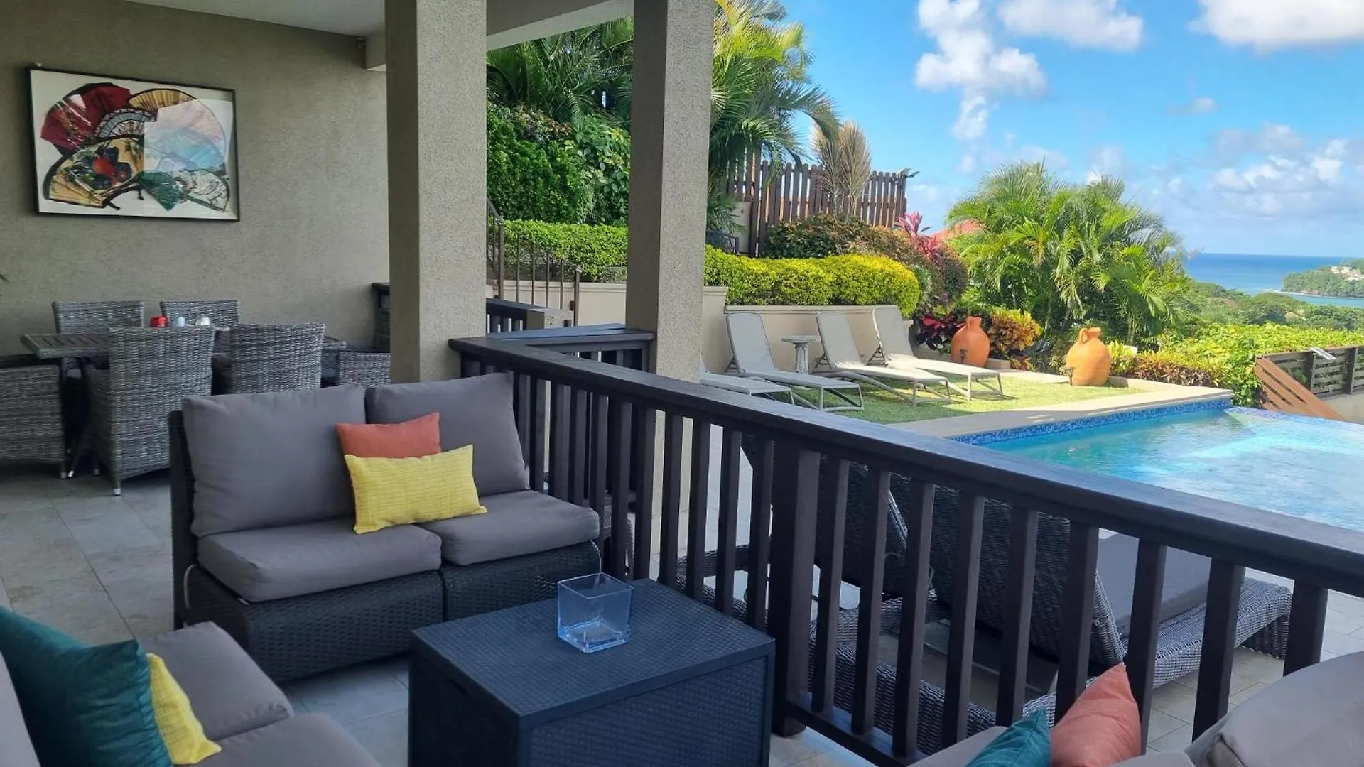 Ocean Crest Villas 卡斯特里